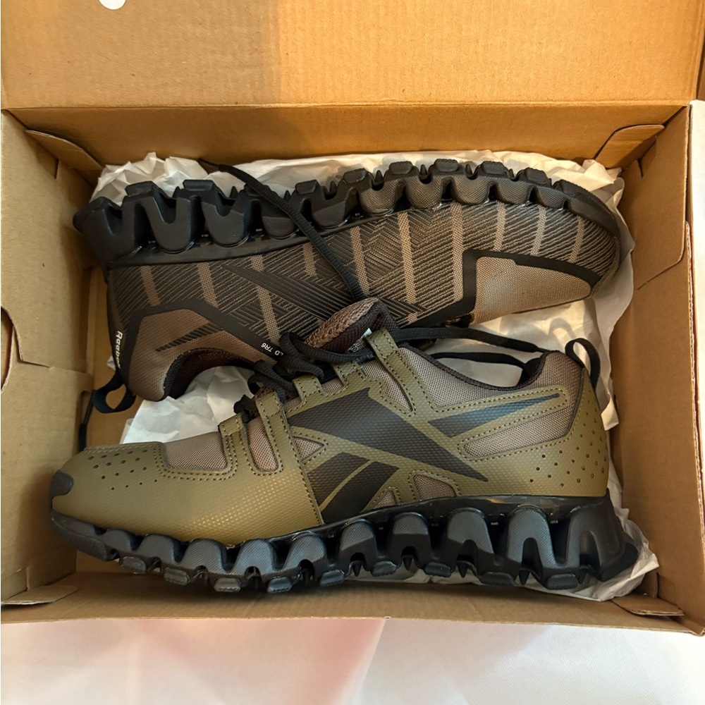 Reebok ZigTech Training Shoes. Size 7.5 unworn “ZIGWILD TR6”